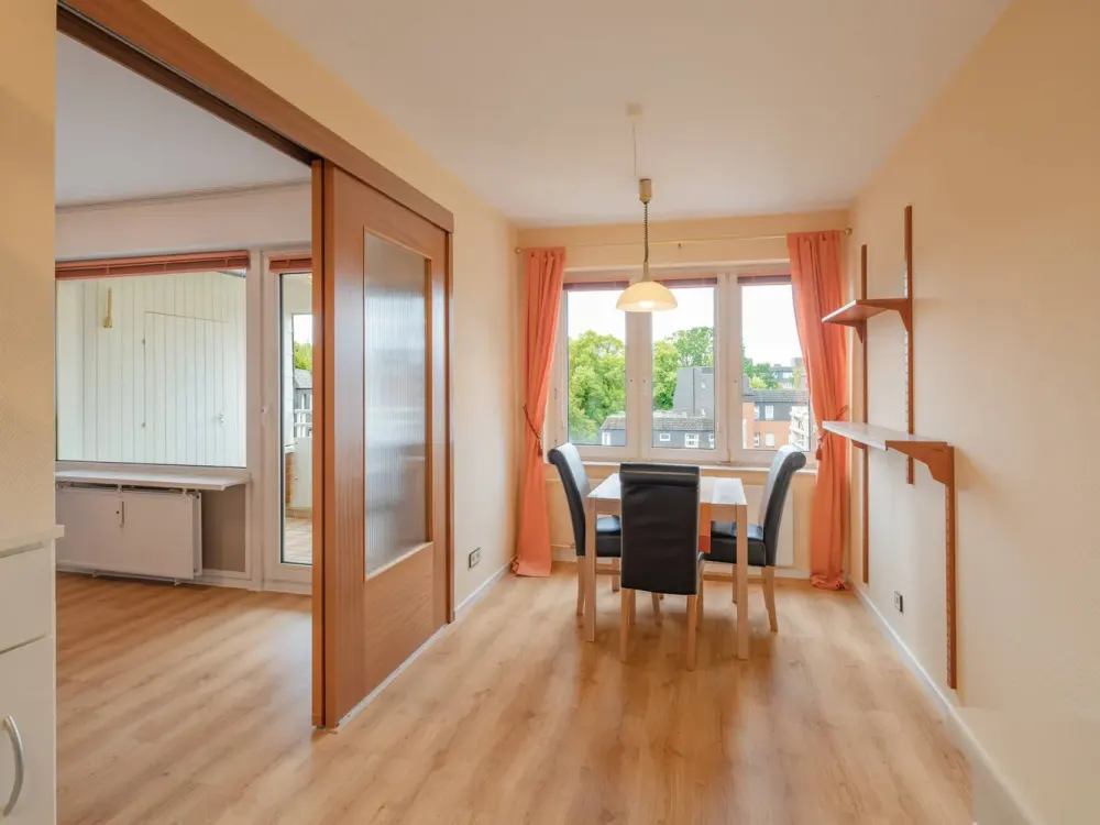 Attraktive 2-Zimmer-Wohnung mit Loggia und Tiefgaragenstellplatz!