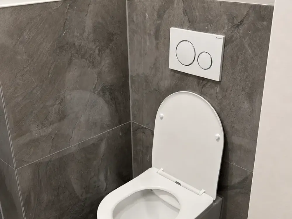 Modernisierte 4-Zimmer-Wohnung mit Balkon in Rheinnähe