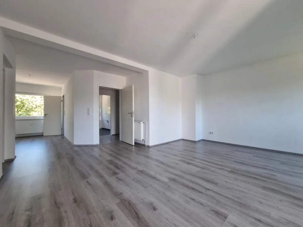 Verfügbar ab Oktober 2026! Geräumige, moderne 3-Zimmer-Wohnung mit Balkon in familienfreundlicher Lage