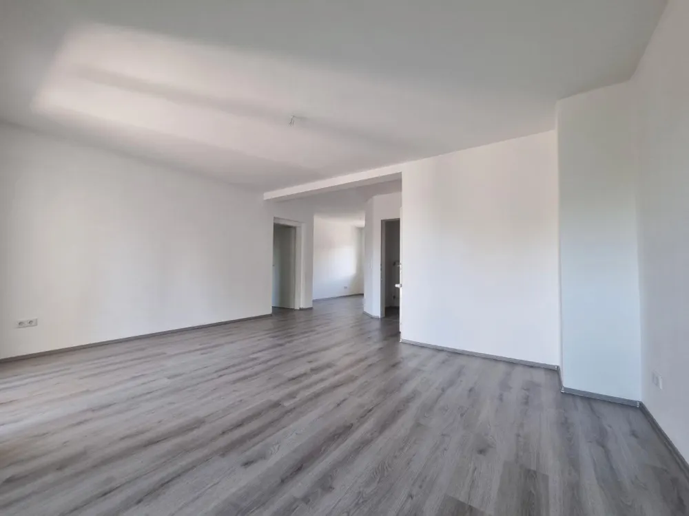 Verfügbar ab Oktober 2026! Geräumige, moderne 3-Zimmer-Wohnung mit Balkon in familienfreundlicher Lage