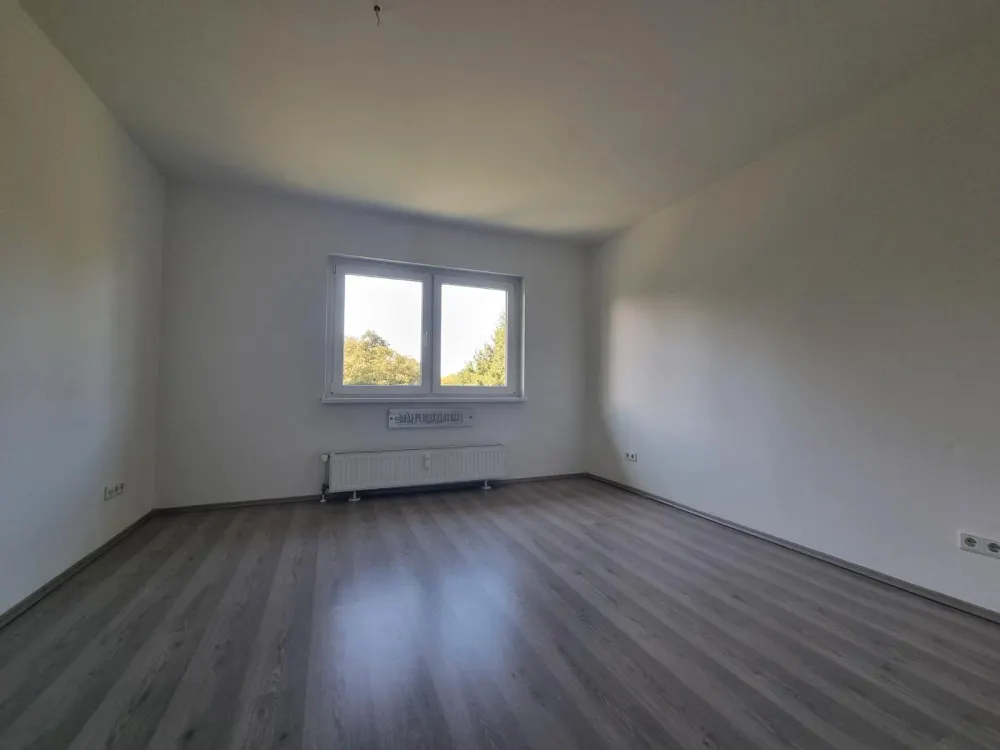 Verfügbar ab Oktober 2026! Geräumige, moderne 3-Zimmer-Wohnung mit Balkon in familienfreundlicher Lage