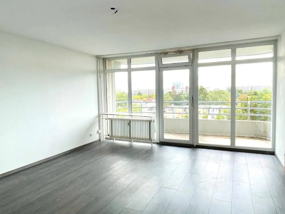 Exklusives 1-Zimmerwohnung mit Balkon in begehrter Lage Berlin-Gropiusstadt