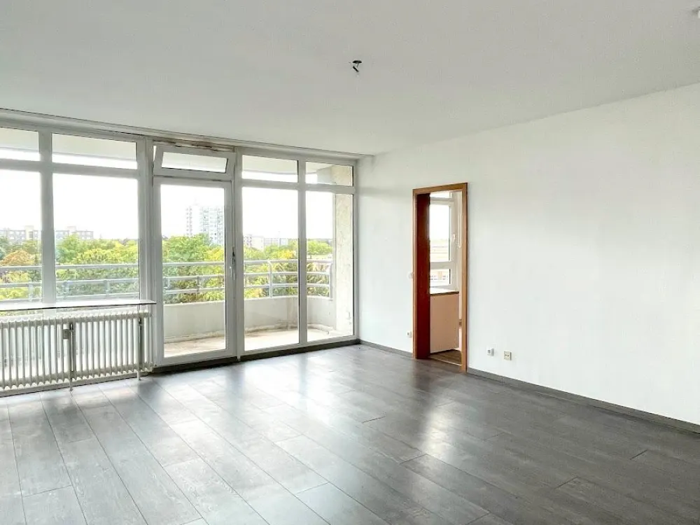 Exklusives 1-Zimmerwohnung mit Balkon in begehrter Lage Berlin-Gropiusstadt