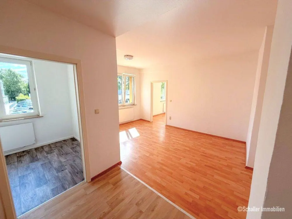 Charmante 2-Zimmer-Altbauwohnung mit großem Balkon in Nürnberg - St. Jobst / Wohnung mieten