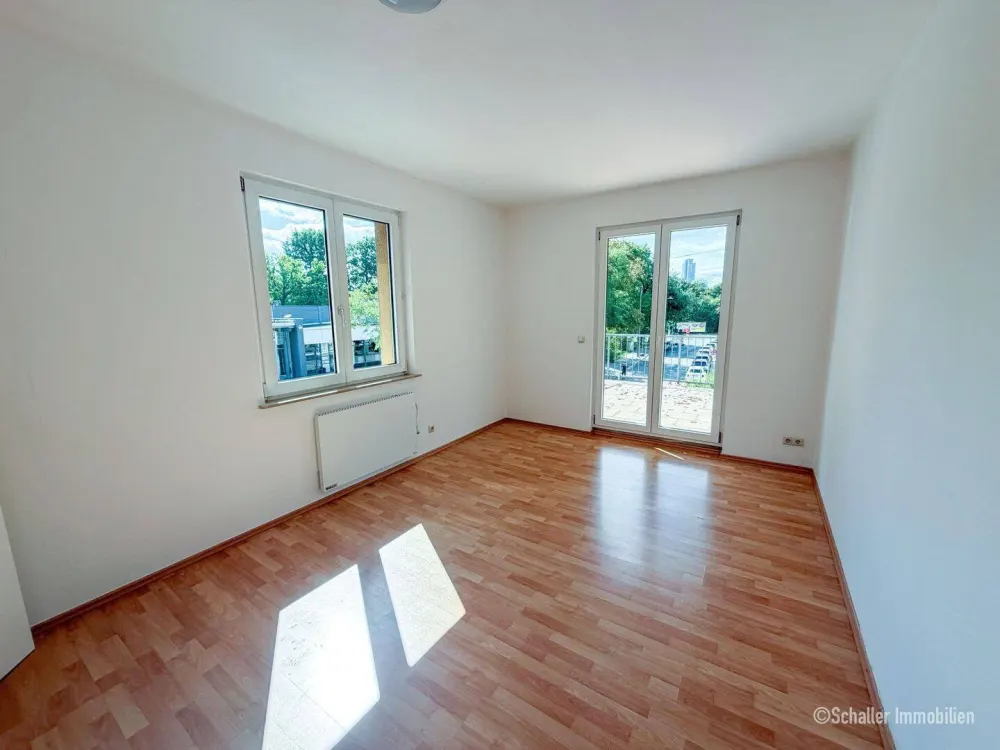 Charmante 2-Zimmer-Altbauwohnung mit großem Balkon in Nürnberg - St. Jobst / Wohnung mieten