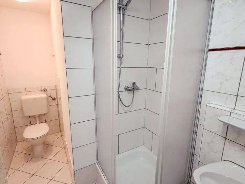 Charmante 2-Zimmer-Altbauwohnung mit großem Balkon in Nürnberg - St. Jobst / Wohnung mieten