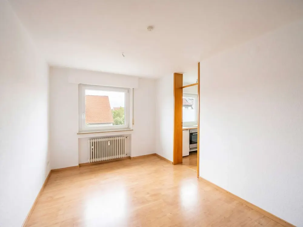 AB SOFORT: Helle & Charmante 3-Zimmer-Wohnung mit großem Balkon und Blick ins Grüne im 1. OG