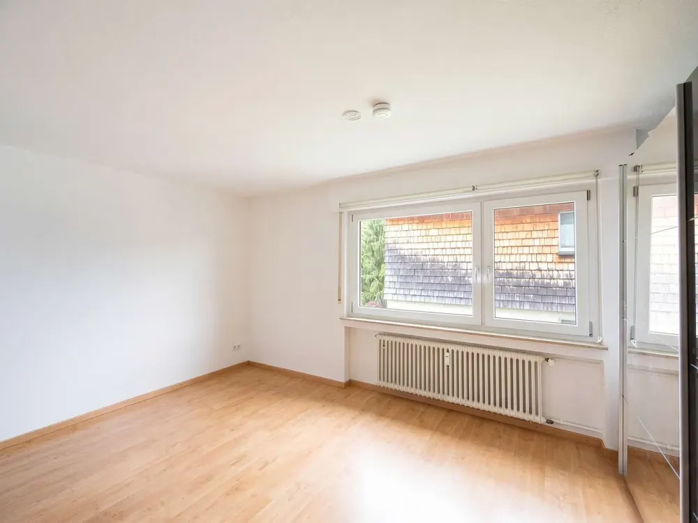 AB SOFORT: Helle & Charmante 3-Zimmer-Wohnung mit großem Balkon und Blick ins Grüne im 1. OG