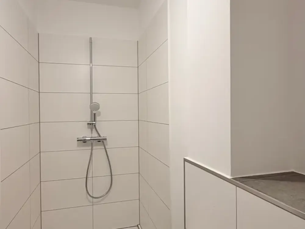 1 Zimmer im Erstbezug nach Sanierung