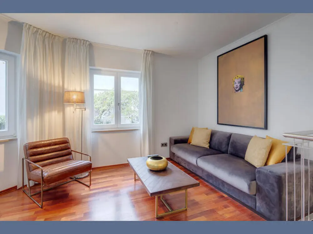 Möbliert: Designer-Maisonettewohnung