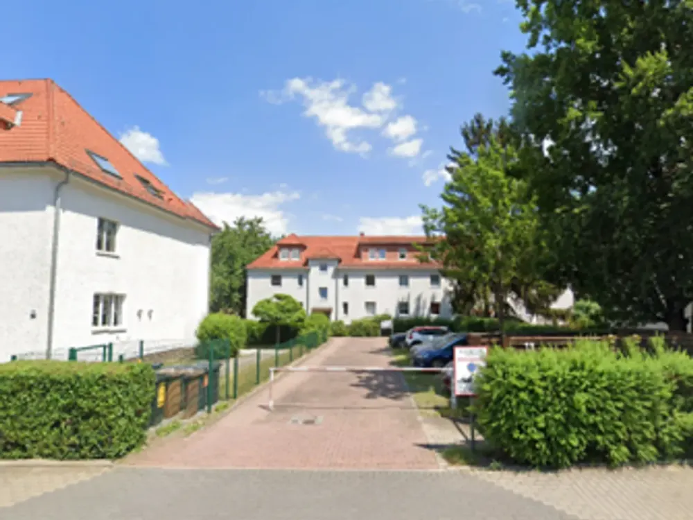 Living with Character: Compact Apartment in Dresden-Reick